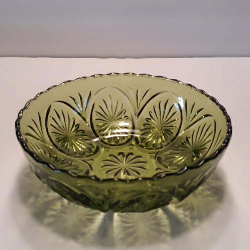Vintage  olive green glass scalloped edged…